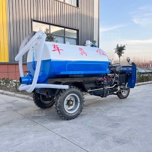 三轮吸污车