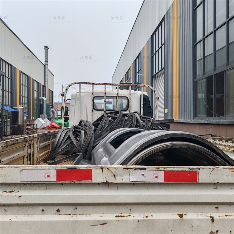 9套压膜件发往江西抚州