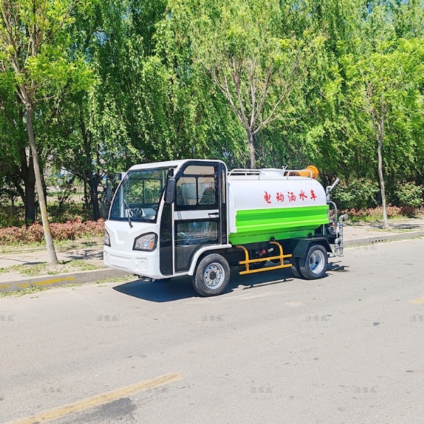 电动系列洒水车都有几轮的底盘？