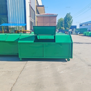 小区用的勾臂垃圾箱