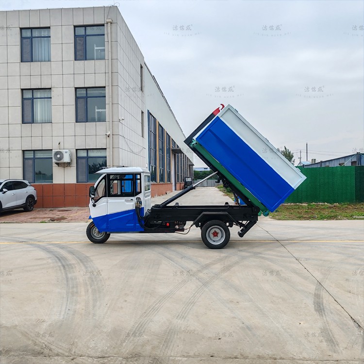 电动五轮勾臂垃圾车