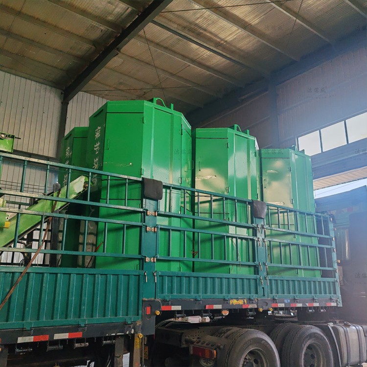 6个梯形勾臂垃圾箱发往辽宁