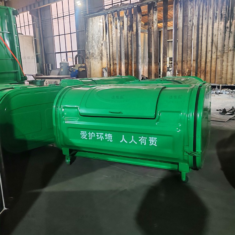 39个勾臂垃圾箱发往甘肃