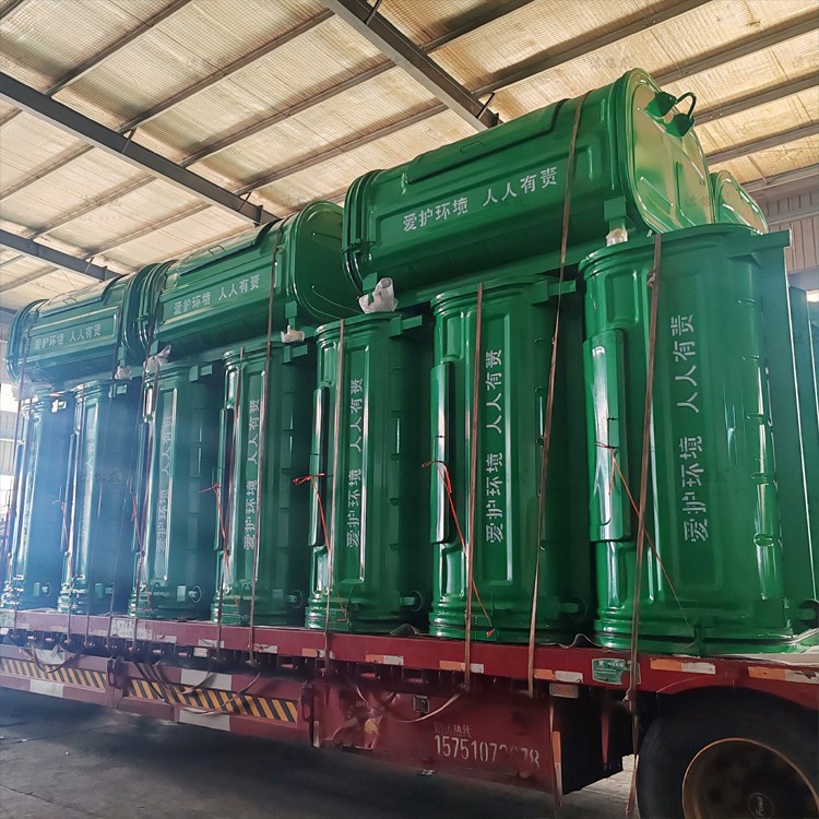 20个勾臂垃圾箱发往河南