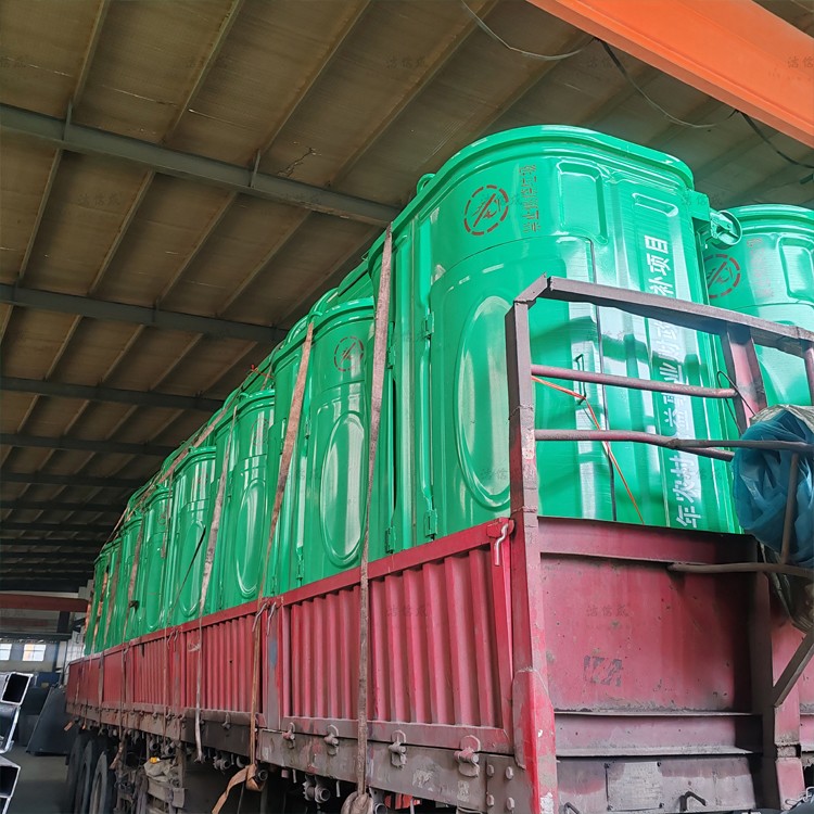 20个全绿色压膜工艺勾臂垃圾箱发往贵州