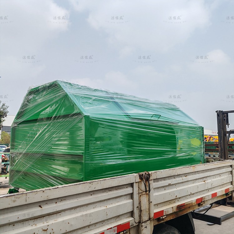 一个梯形勾臂垃圾箱发往河南